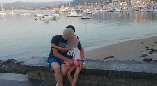 El padre de la menor tiene una estrecha relación con su hija, según demostrarían las pruebas.